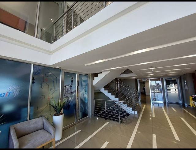 292M² OFFICE TO LET IN VORNA VALLEY